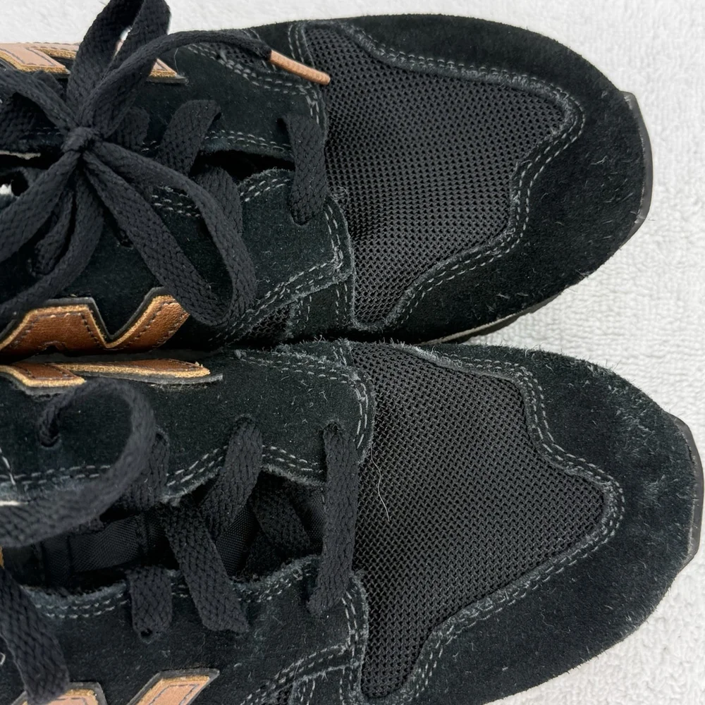 New Balance 520 Women’s 8 Sneakers Running Shoes Black Gold Retro Grunge Y2K 90s